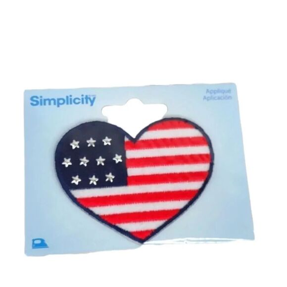 American Flag Heart Iron-On Embroidery Patch - Picture 1 of 9